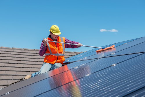 Mistakes To Avoid When Cleaning Solar Panel